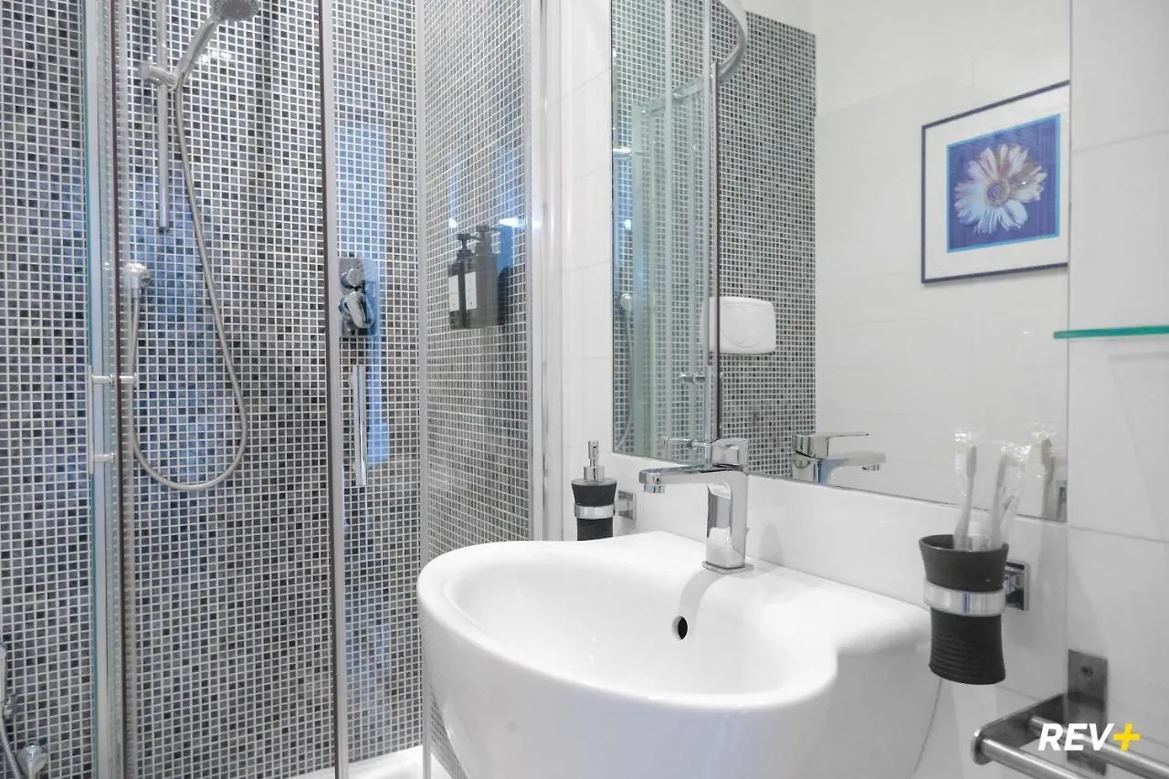 Viale Giulio Cesare Guest House Rome 2*,  Italy